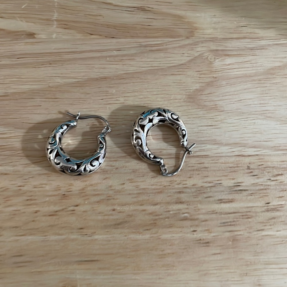 Pair of earrings. Silver